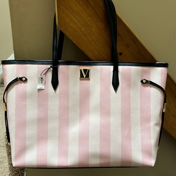 Victoria's Secret Handbags - Victorias Secret Caryall Tote $80NWT
